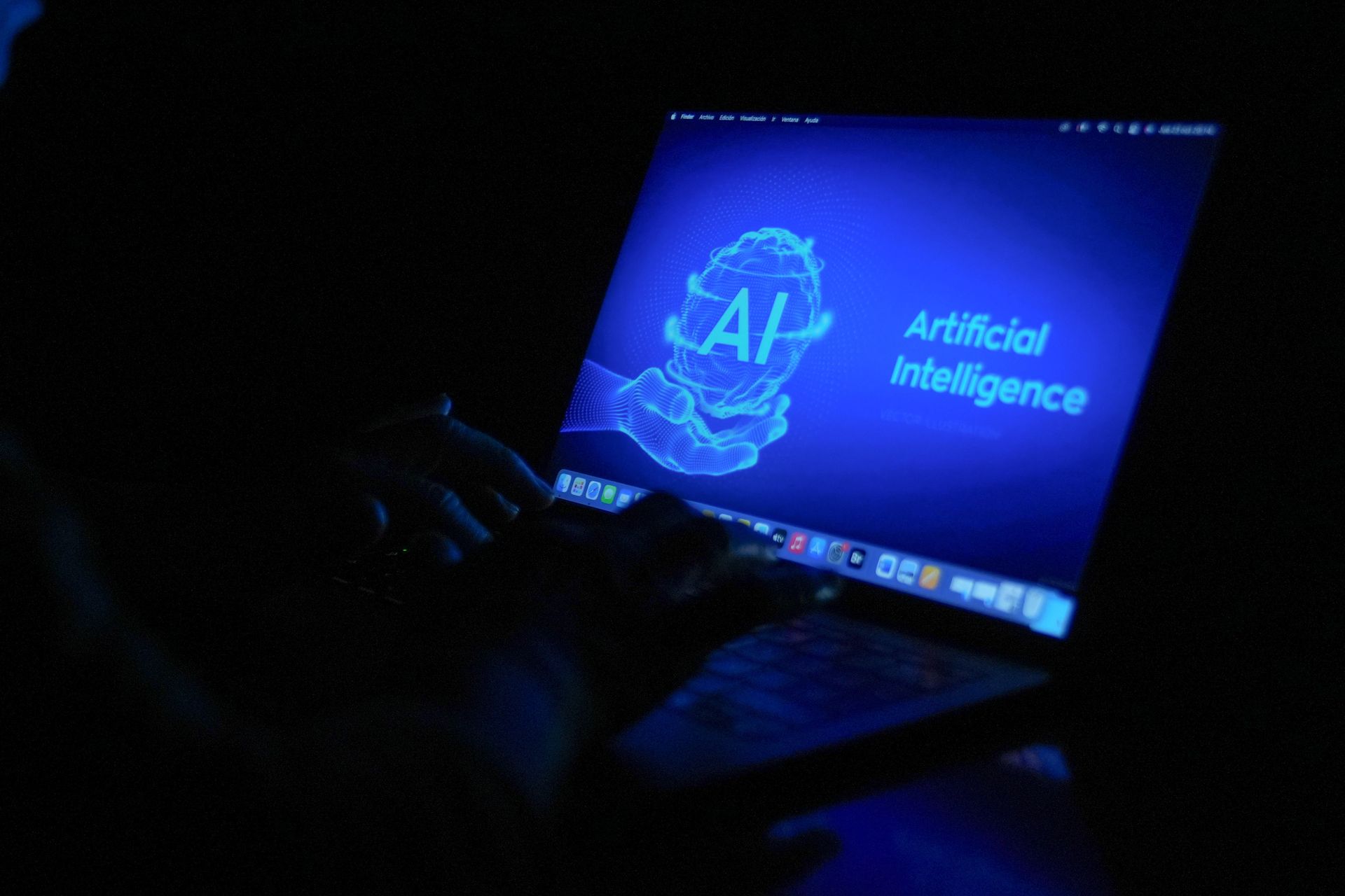 AI czerpie z zatrutego źródła. Propaganda w modelach językowych