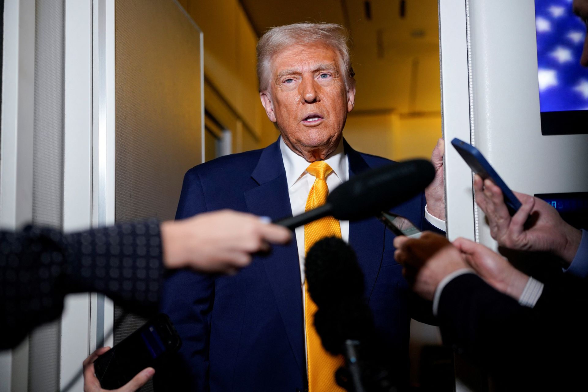Trump o rozmowach ws. Ukrainy. "Myślę, iż idzie okej"