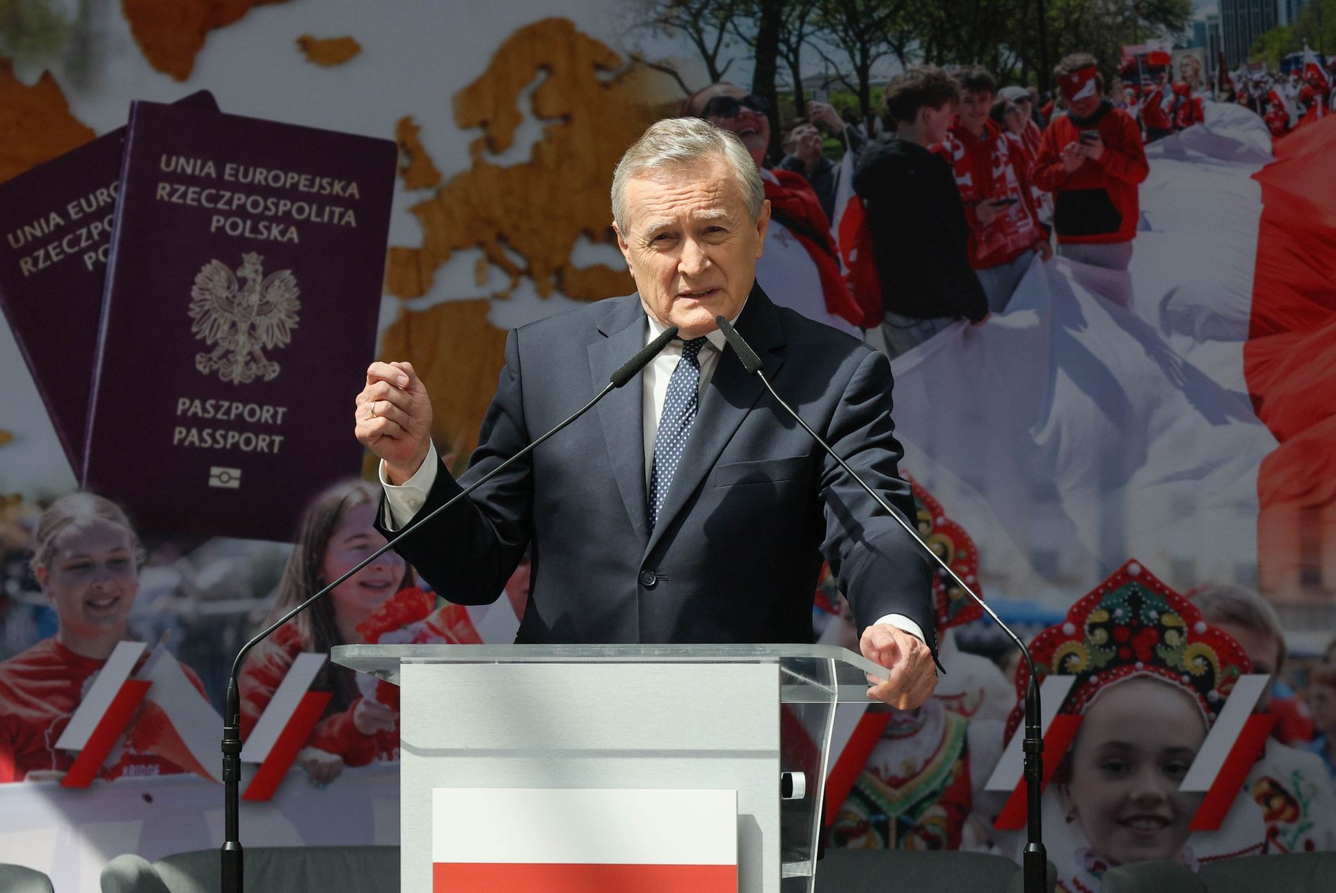 Kłótnie po rozłamie w PiS. Gliński proponuje modlitwę