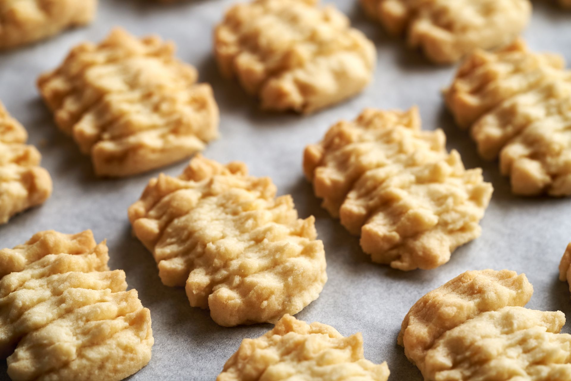 Babcia zawsze dodaje do ciasteczek. Nie zmieniają smaku, a są sto razy bardziej kruche