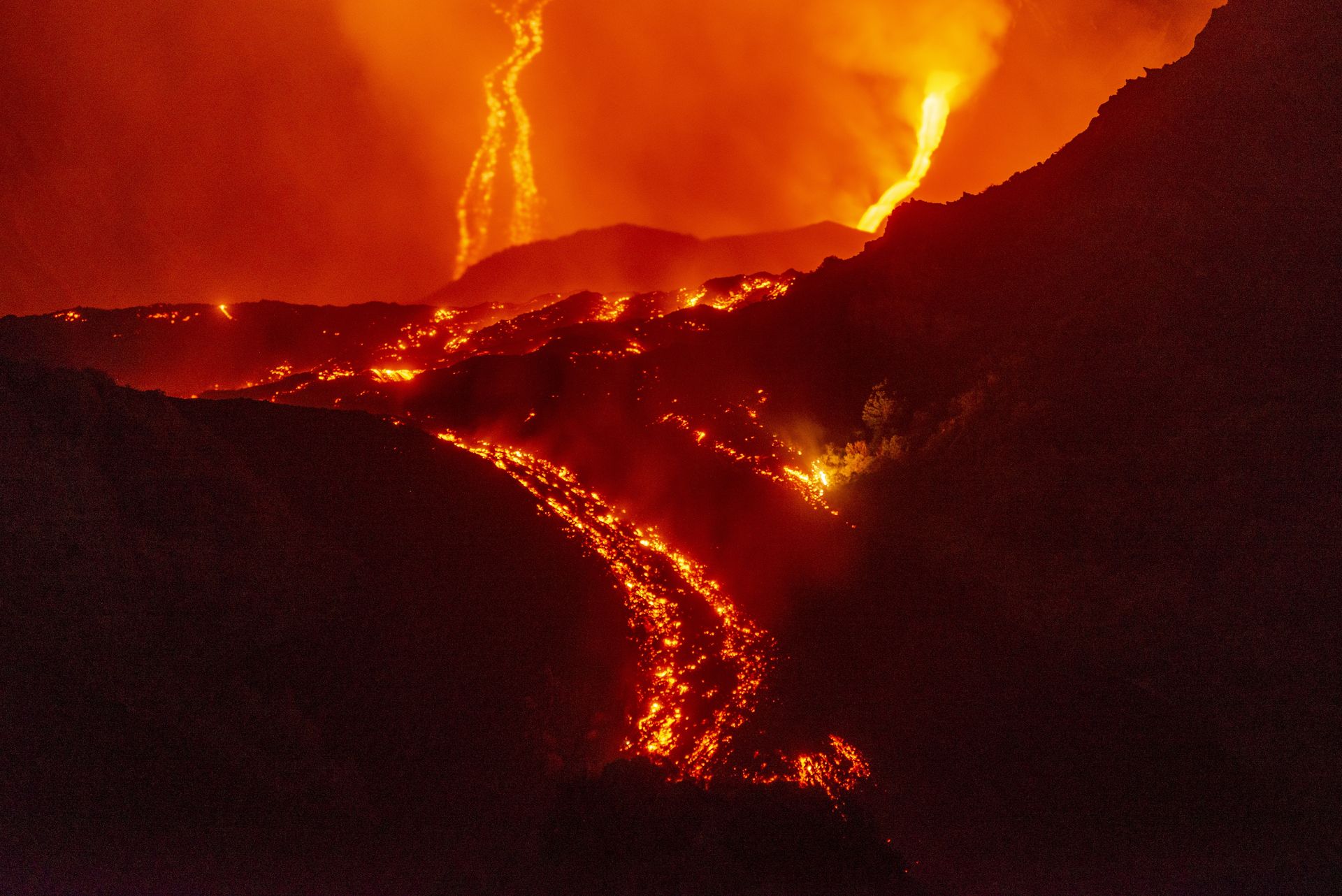 Etna paraliżuje lotnisko na Sycylii. Te linie wstrzymały loty