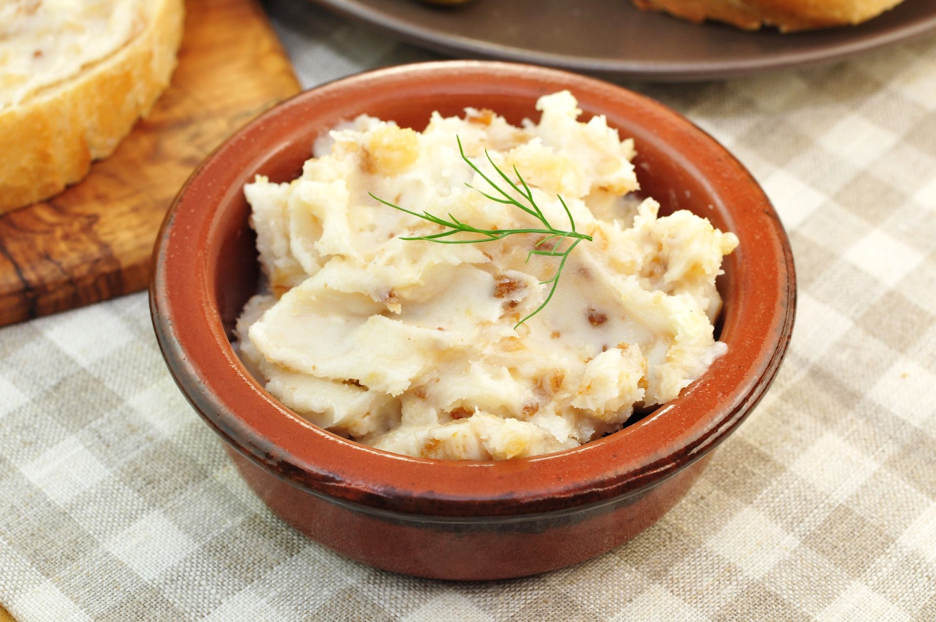 Smalec robię bez świńskiego tłuszczu. Przyjemnie pachnie i mogę go jeść do woli