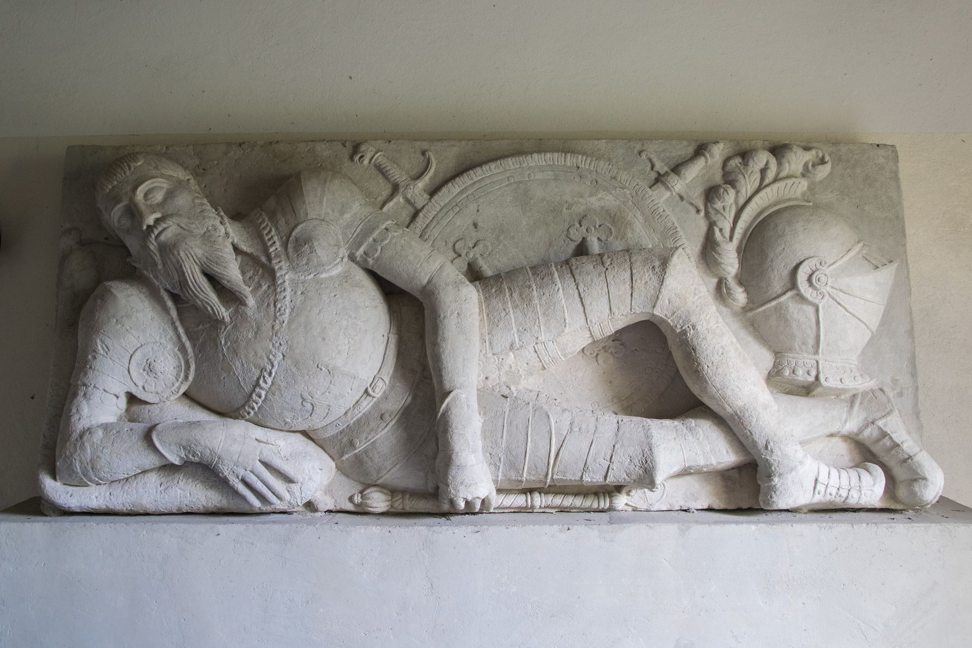 Tajemnica z Żychlina. Historyk rozpracował zagadkę kamiennej tablicy