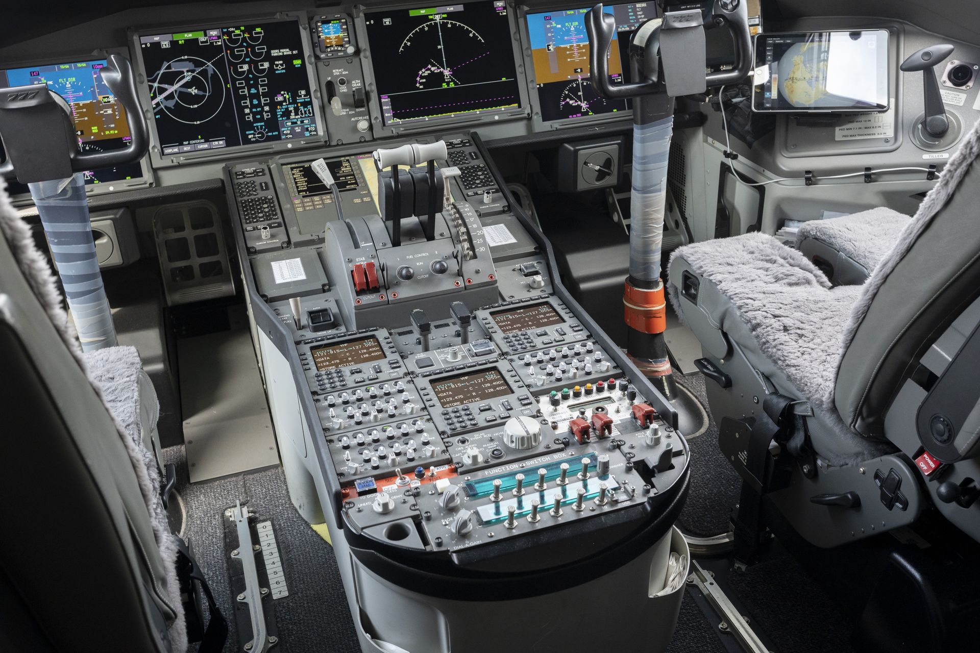Pilot flydubai nadał kod 7500. Czym i jakie są kody transpondera?