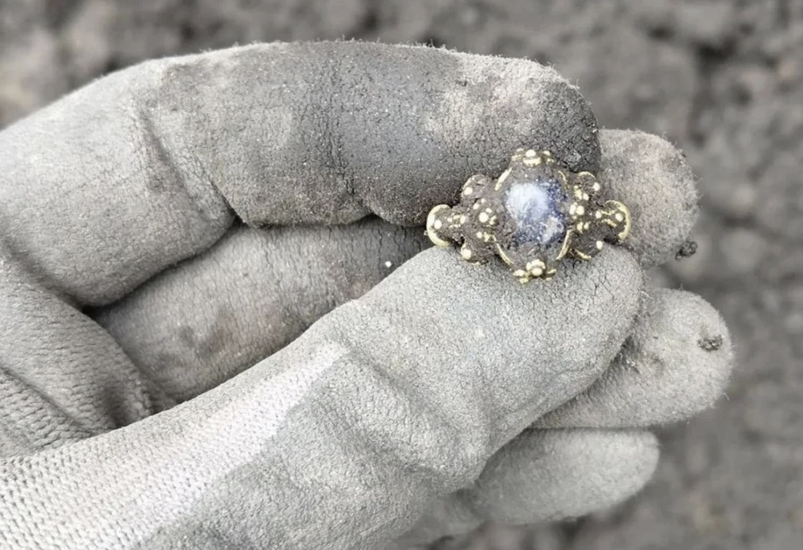 Zaginiony złoty pierścień odkryty w Norwegii