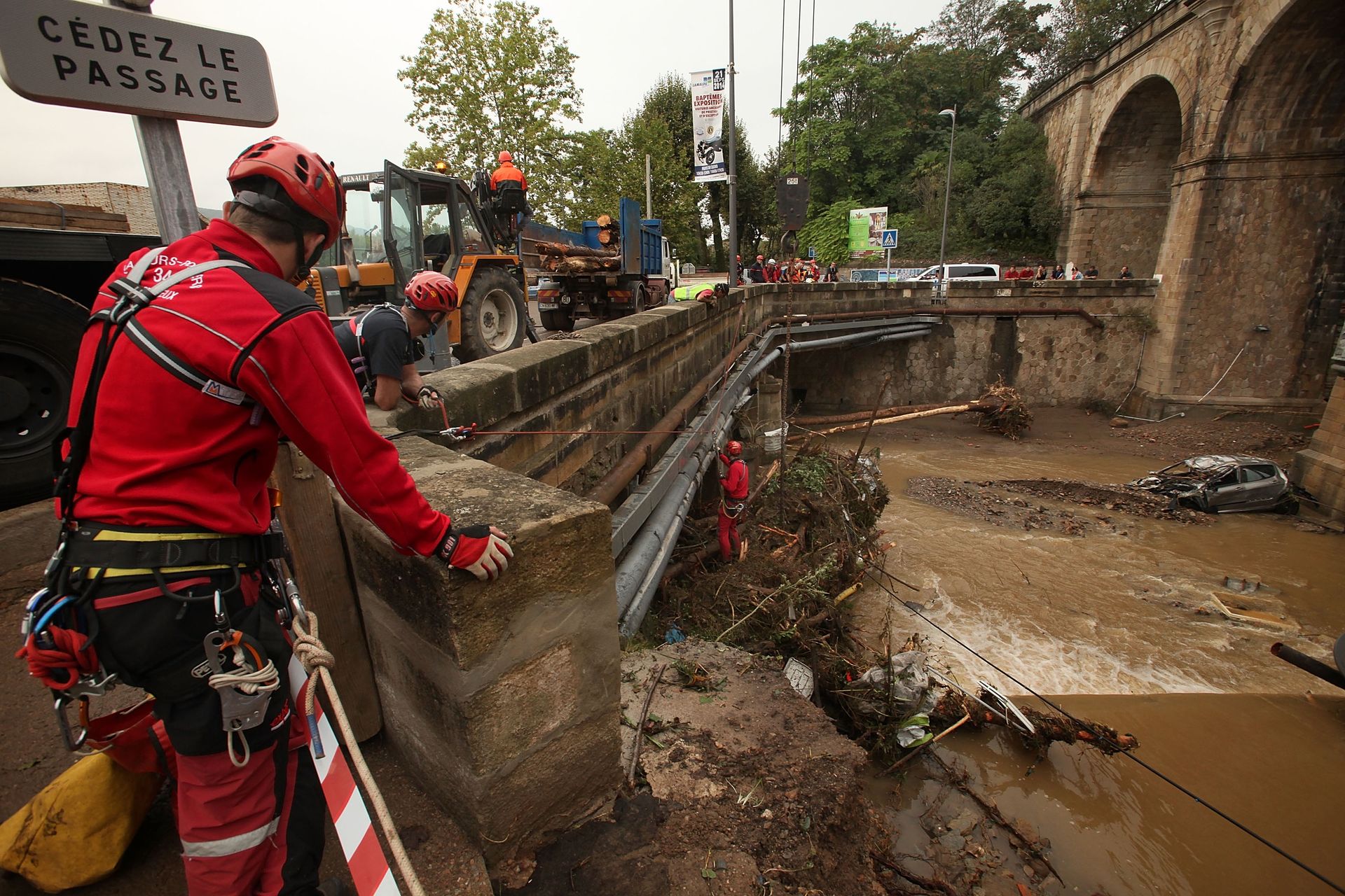 Kataklizm we Francji. Tysiące ludzi w blackoucie