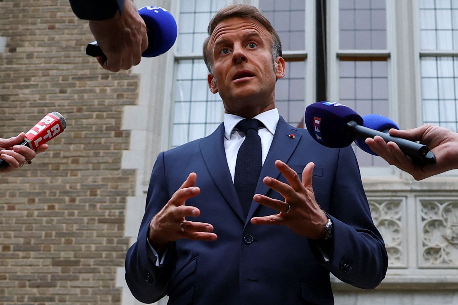 Macron ma plan B. Wzywa do zaostrzenia sankcji wobec Rosji