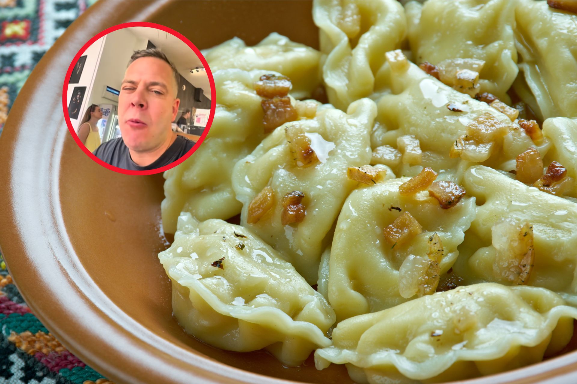 Szwed spróbował pierogów. "Dostanę zakaz wstępu do Polski"