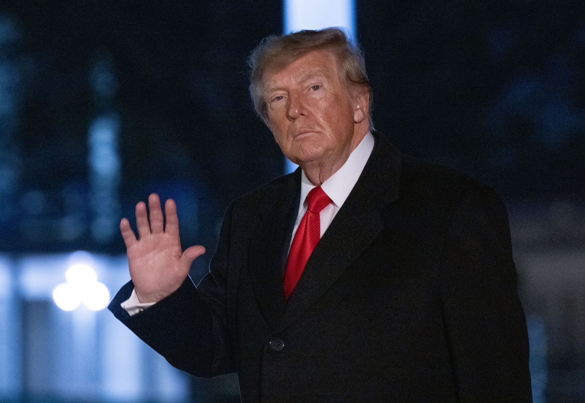Czy "niebieska fala" zatopi Trumpa? [OPINIA]