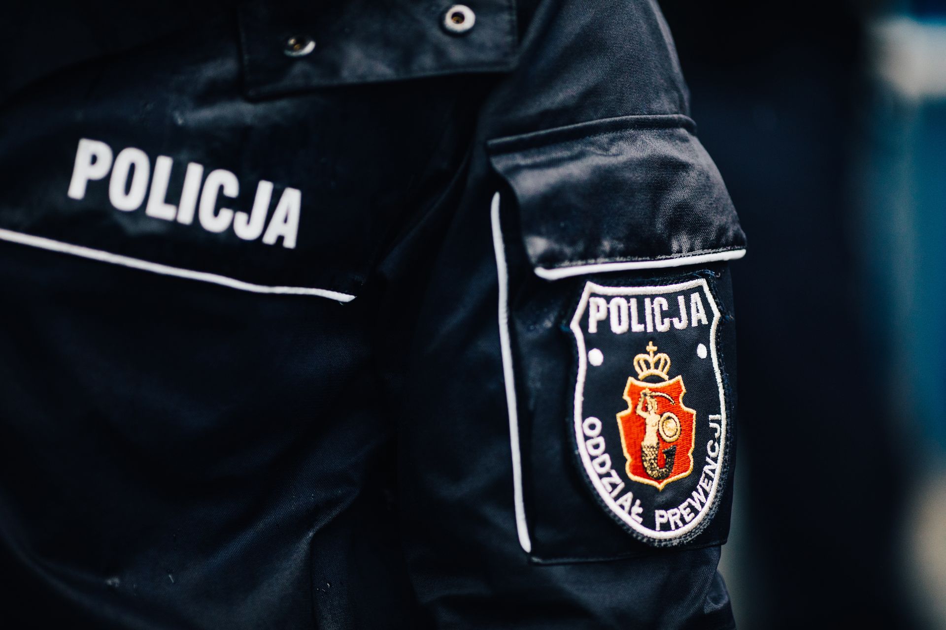 Pijani policjanci rozbili radiowóz. Śledczy ustalają, kto prowadził