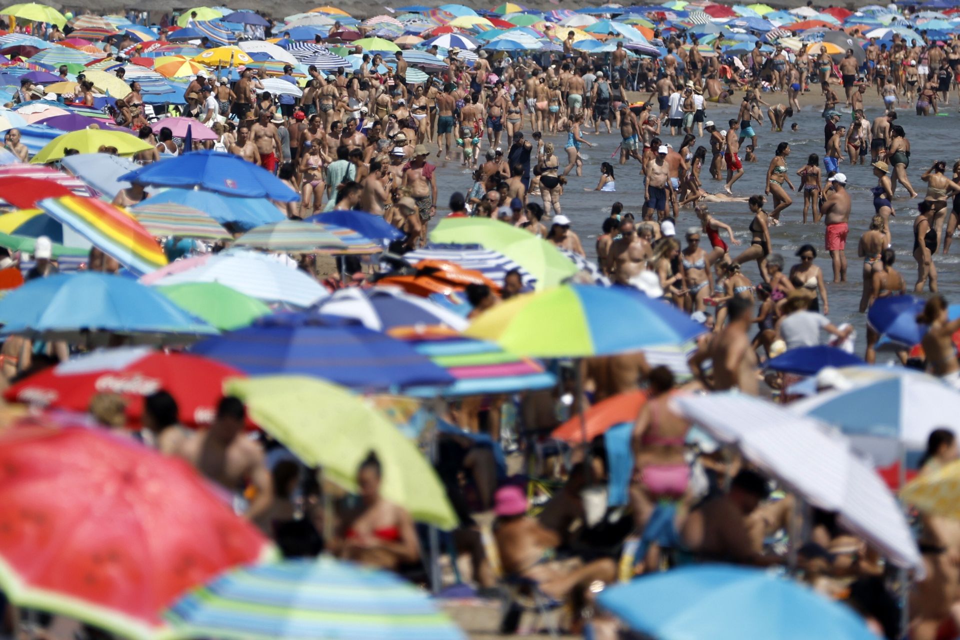 Nadchodzą upały. Jak możemy sobie z nimi poradzić?