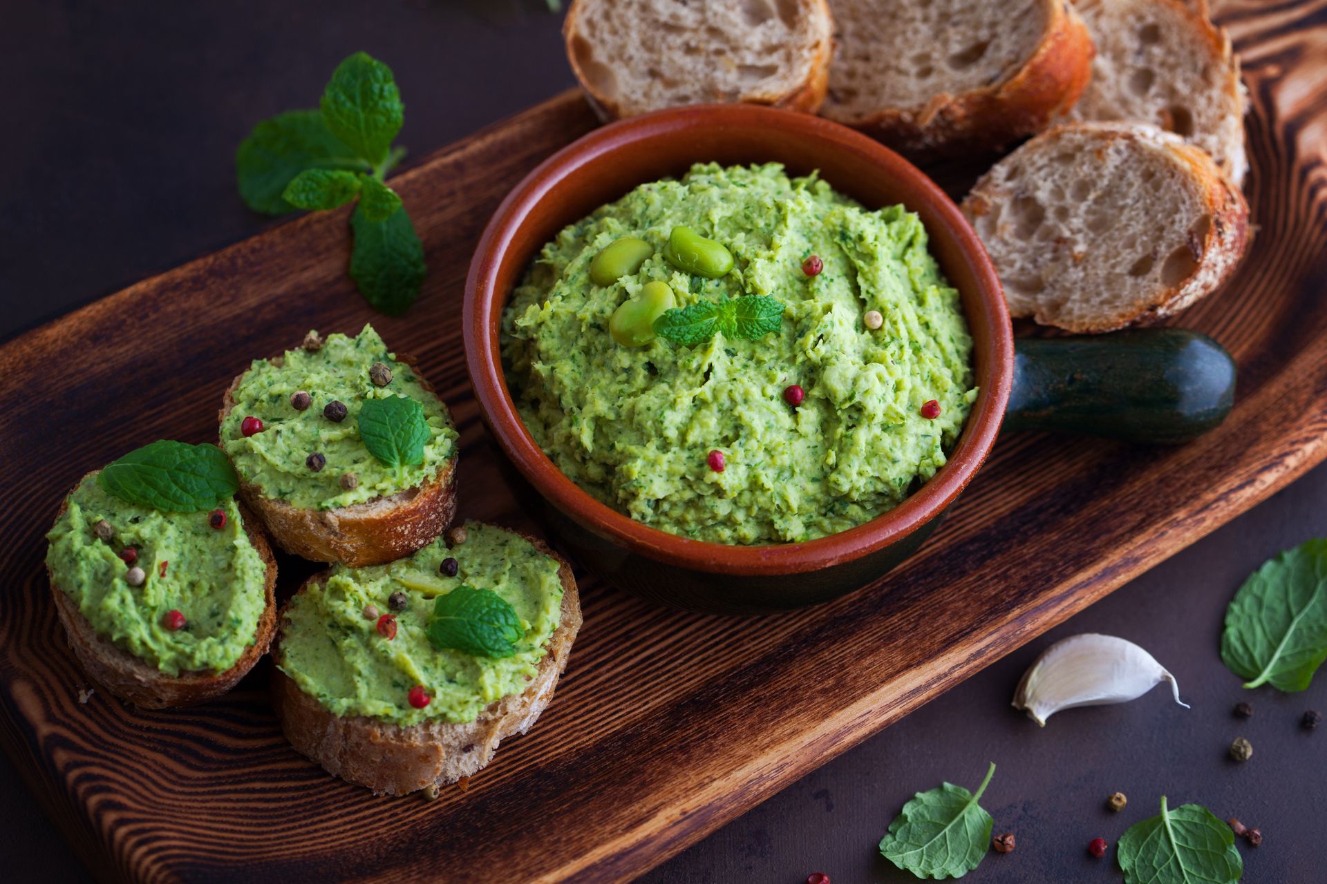 Kremowa pasta do smarowania pieczywa. W roli głównej ulubione letnie warzywo