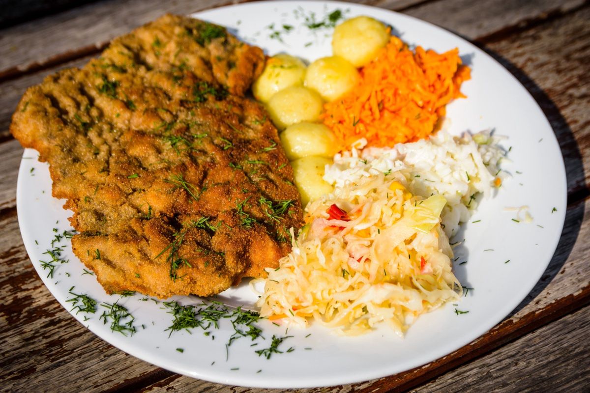 Zanim usmażysz, wymocz w niej kotlety. To będą twoje ulubione schabowe