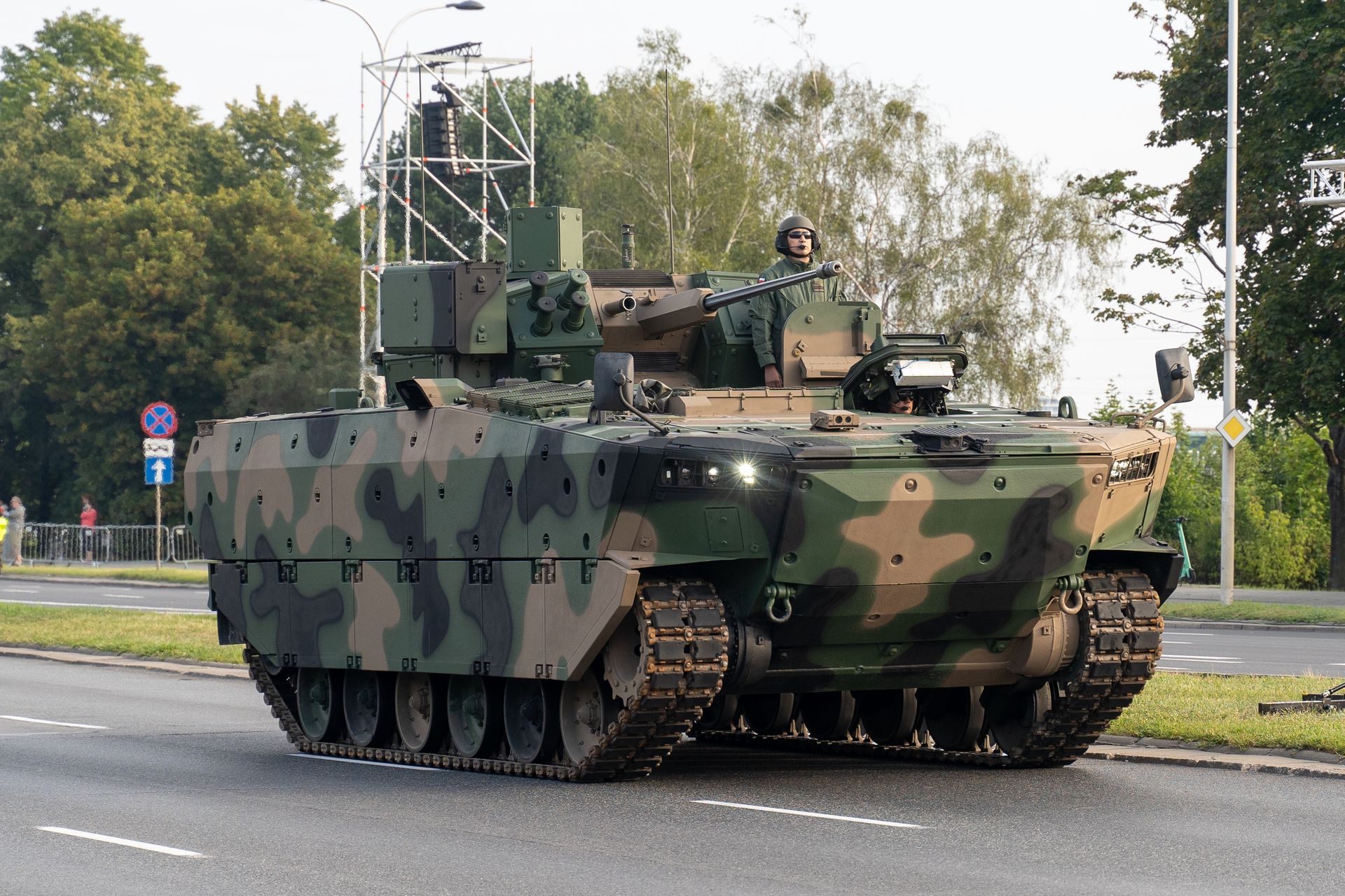 Polska wycofuje radzieckie pojazdy. Ukraińcy komentują