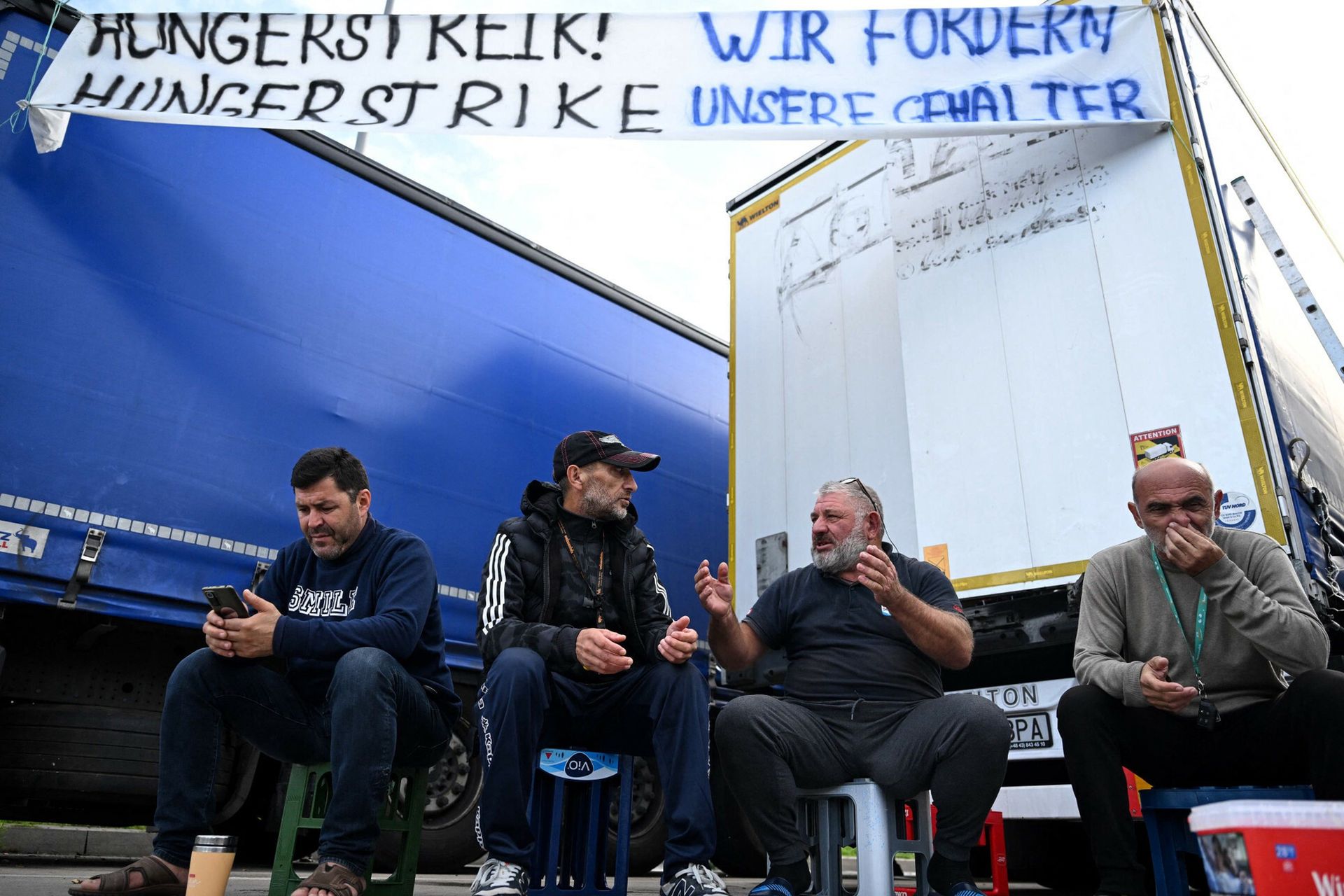Kierowcy polskiej firmy strajkują. Tiry stoją. "Problem się rozleje"