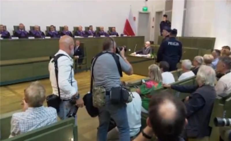 Zakłócone posiedzenie Izby Sądu Najwyższego. Interweniowała policja