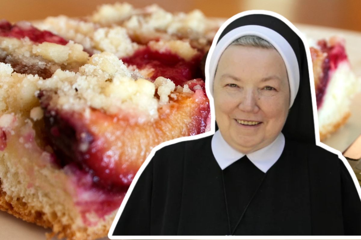 Ciasto ze śliwkami siostry Anastazji jest mięciutkie jak gąbeczka. Cała blacha znika w kwadrans