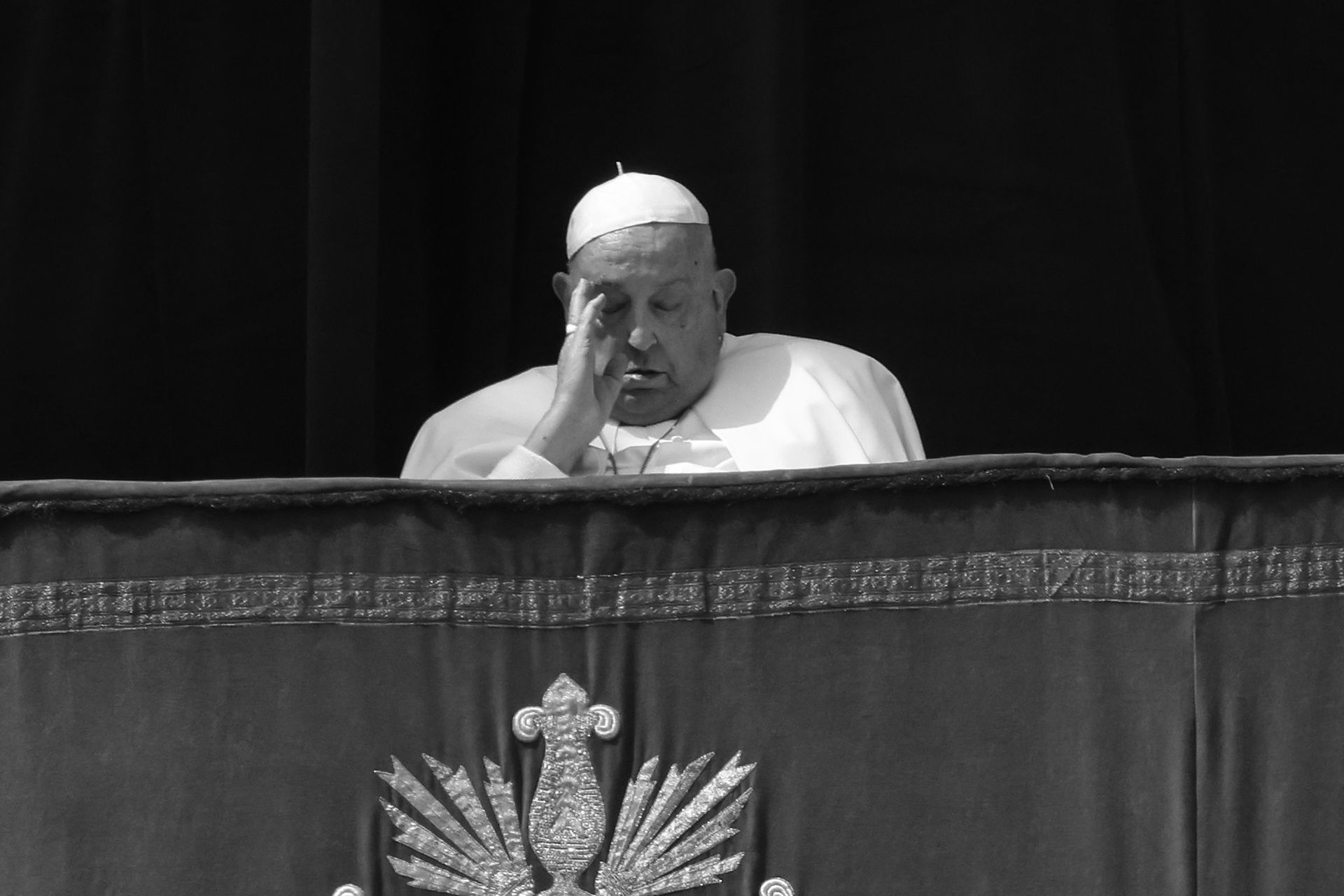 To ostatnie zdjęcia papieża Franciszka. Zrobiono je zaledwie dzień przed śmiercią