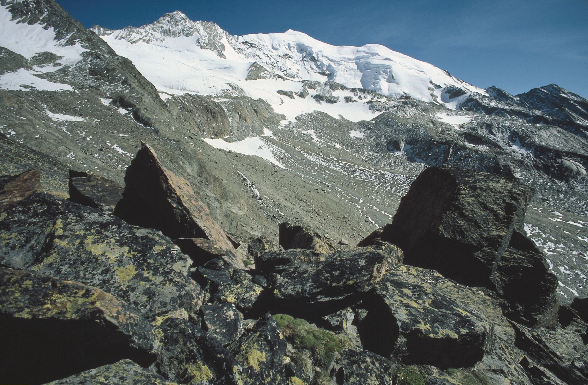Poszukiwania Polaków w Alpach. Ratownicy zauważyli dwa ciała