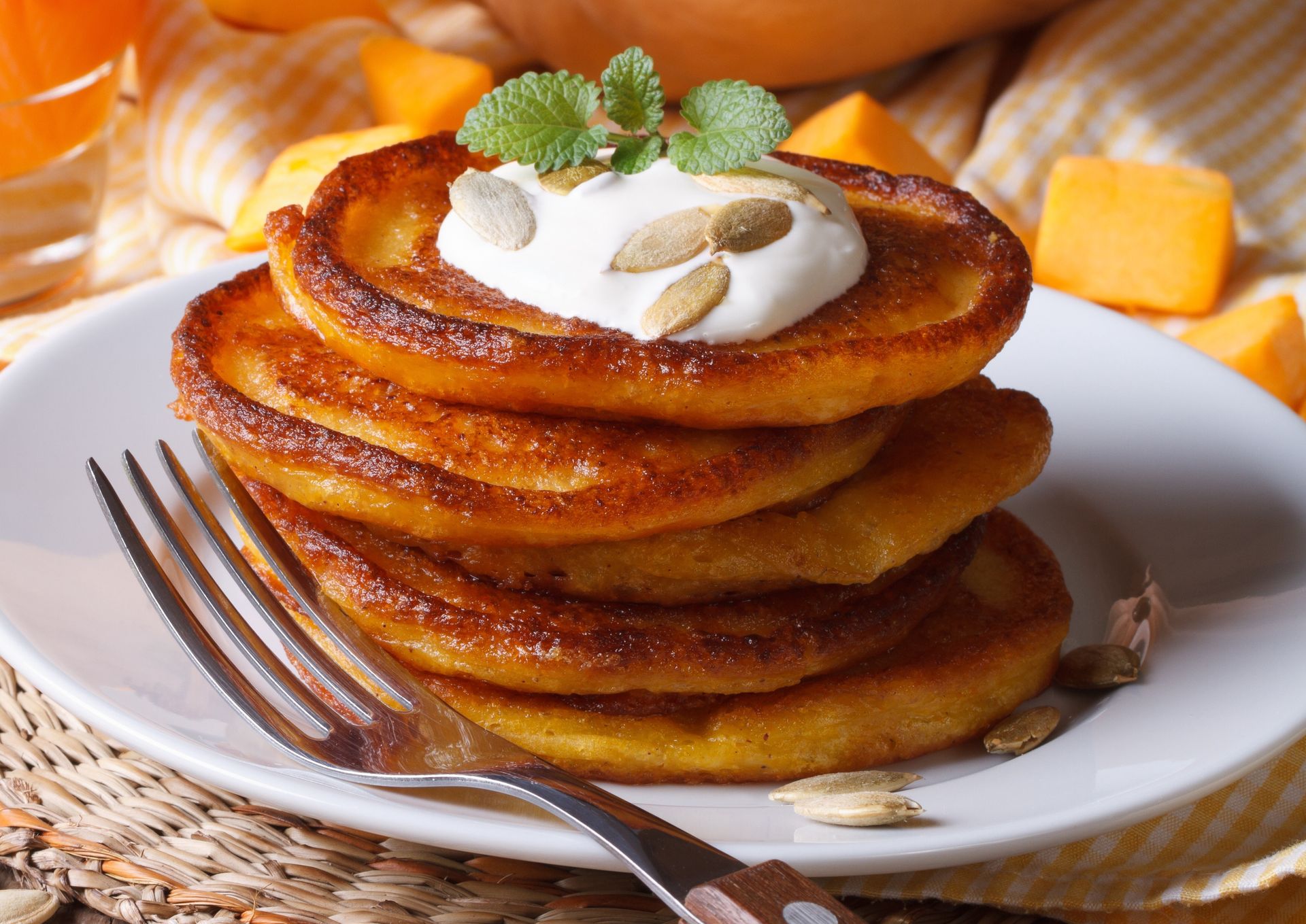 Zapomnij o racuchach. Dyniowe placuszki podbijają serca i brzuchy