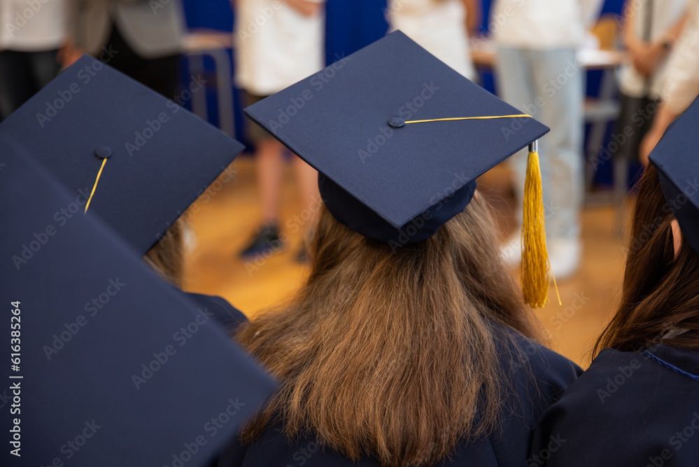 Kończą studia, dostają od ręki 14 tys. zł. I nie chodzi tu o IT