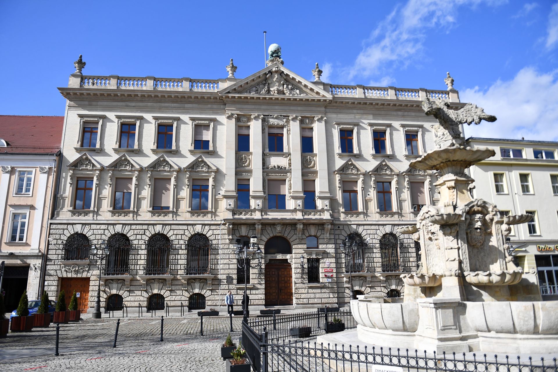 Zarzuty po wybuchu w Akademii Sztuki. Studentka nie żyje