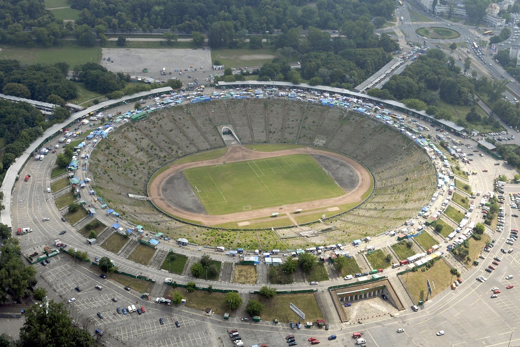 Stadion Dziesięciolecia w Warszawie. 70 lat historii, emocji i przemian