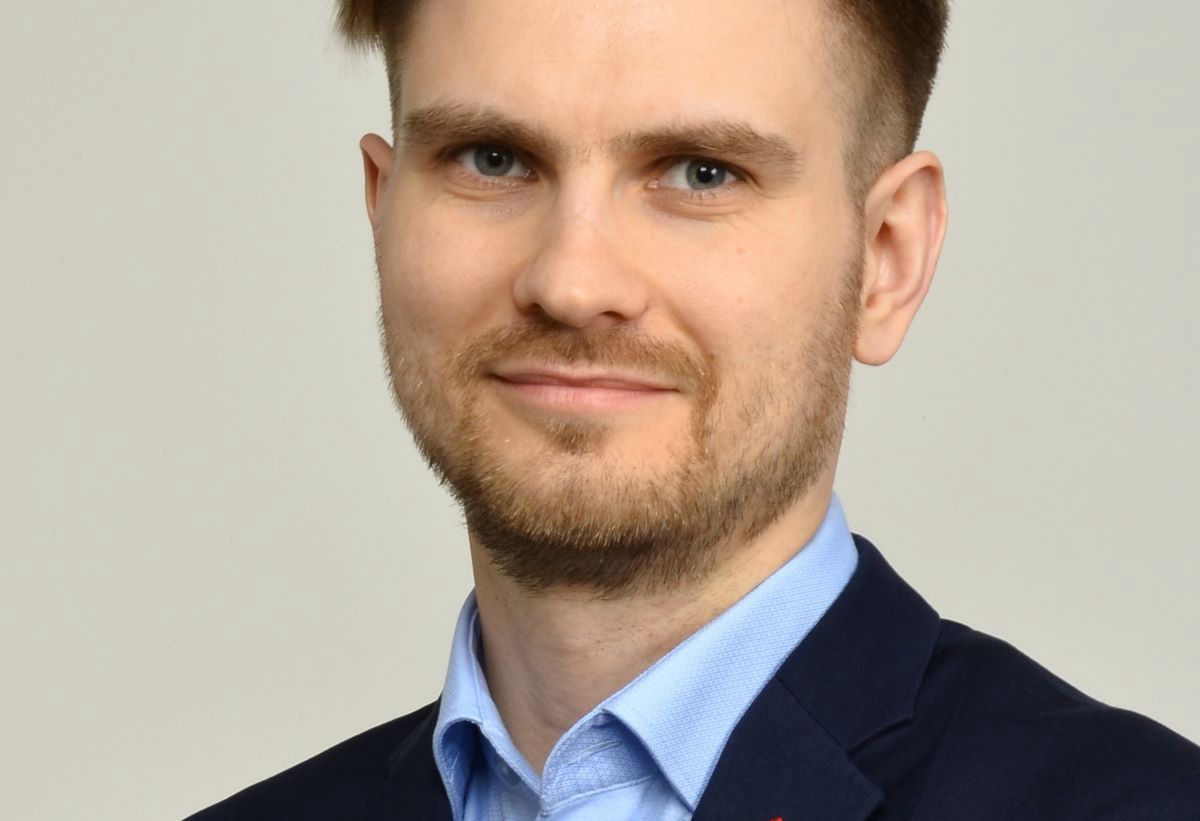 Damian Skowron nie kieruje już portalem Gazetaprawna.pl. Dołączył do zespołu Wprost.pl