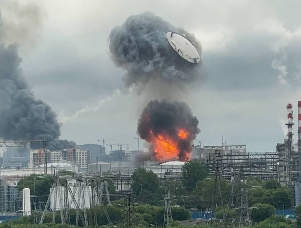 Atak na rafinerię w Moskwie. Wielka eksplozja uchwycona na nagraniu