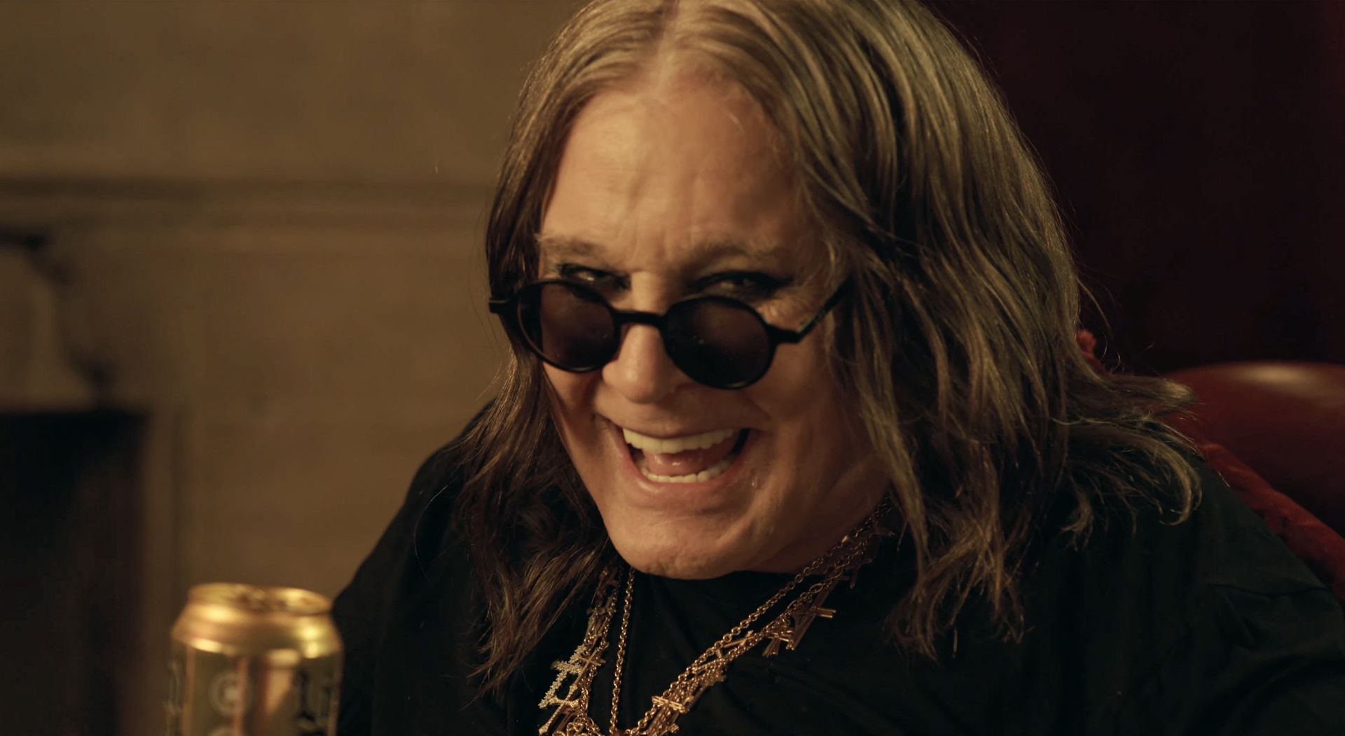 Odgryzł głowę gołębia, odurzył duchownego, był prawdziwym "Księciem Ciemności". Ozzy Osbourne zmarł w wieku 76 lat
