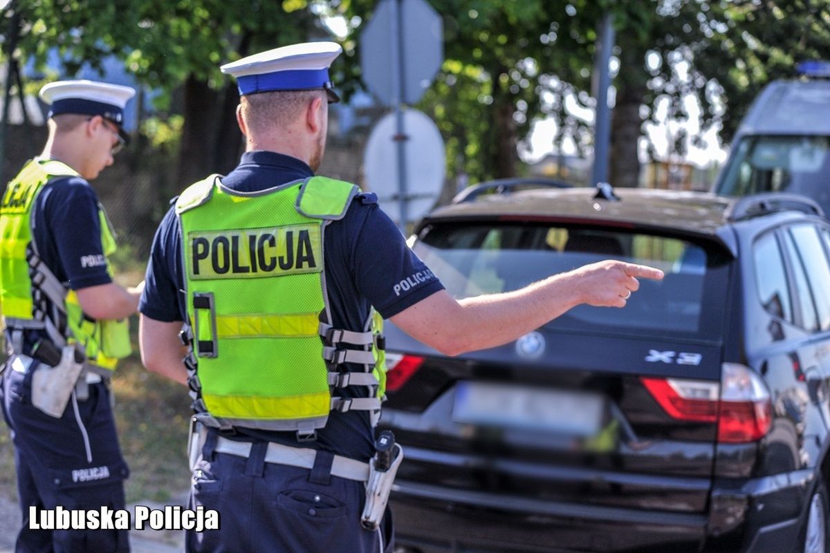 Rząd znów "nie dowiózł". Nowe przepisy miały chronić Polaków w wakacje [OPINIA]