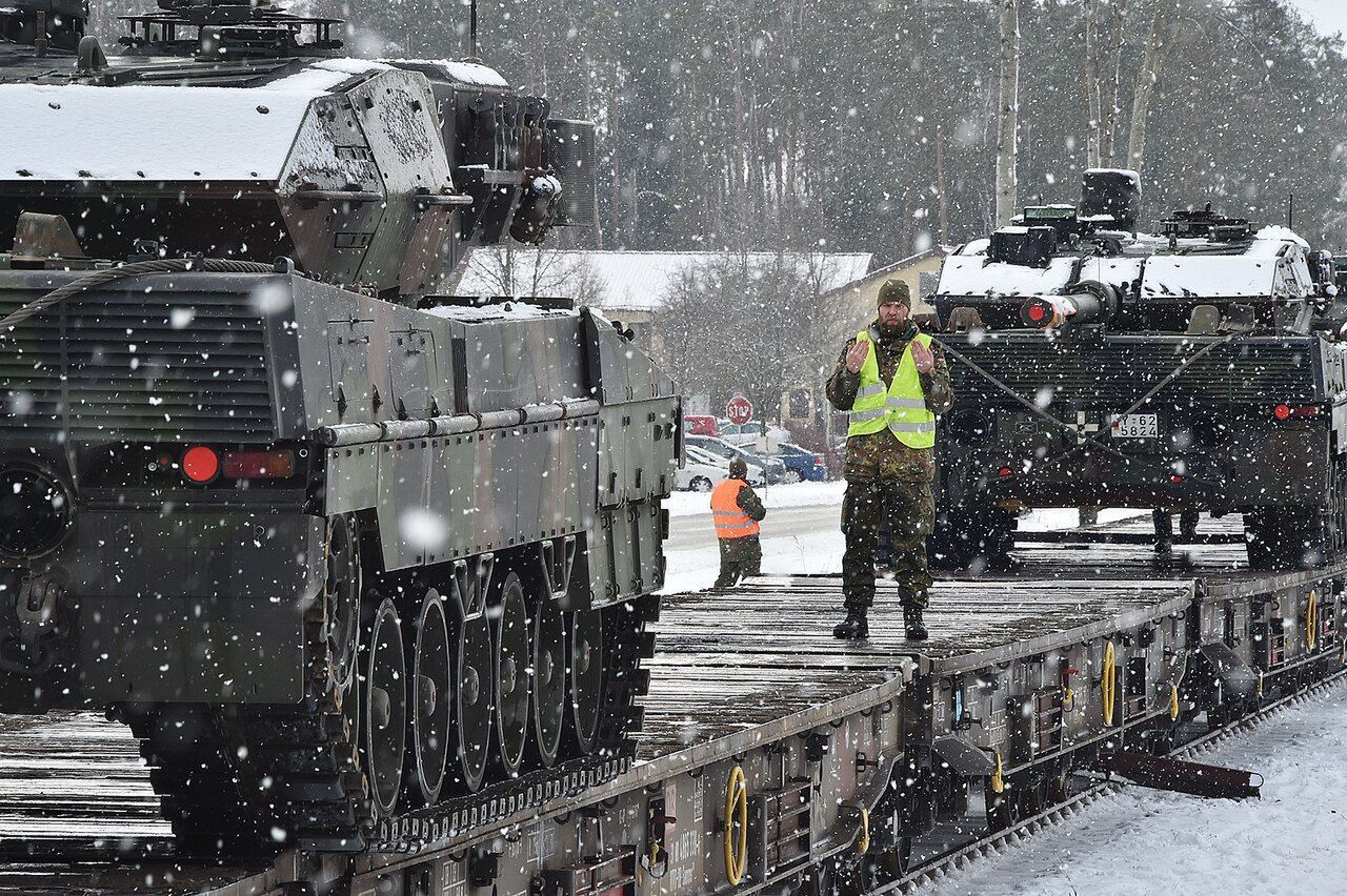 Upadek mocarstwa? Byli drugą armią NATO, dziś brakuje ludzi i sprzętu