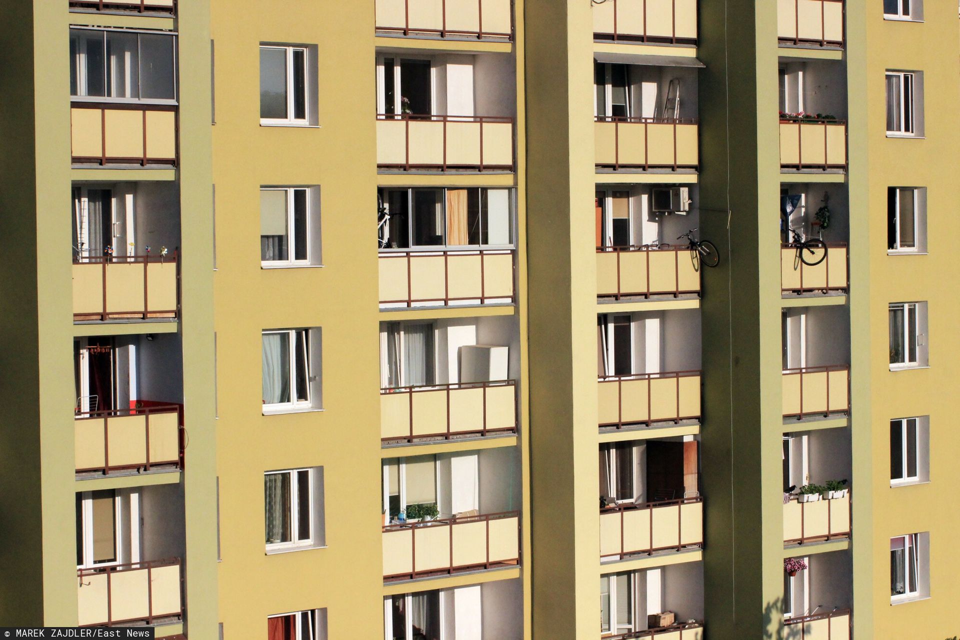 Zabronione na balkonie. Kary za szkody sięgają tysięcy złotych