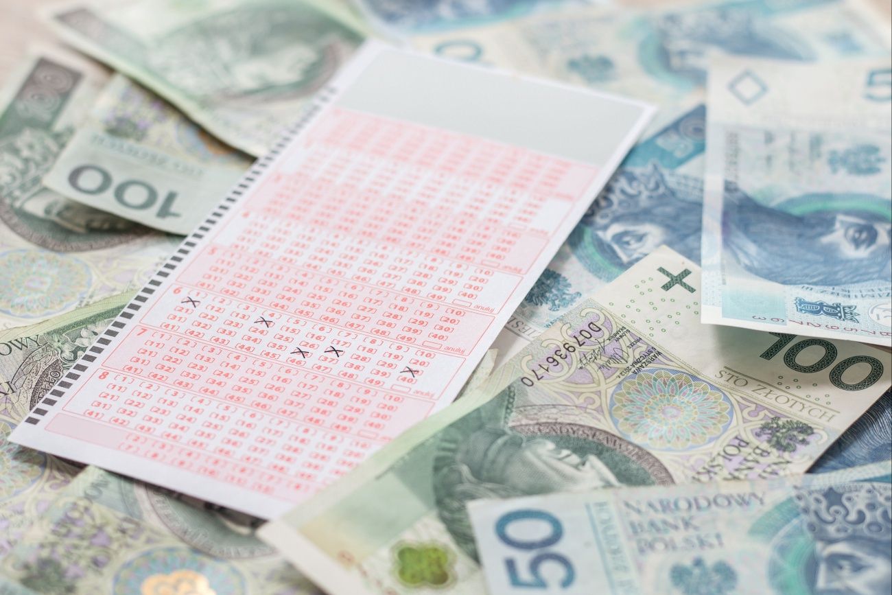 Mamy dwóch lottomilionerów. Totalizator ujawnia, gdzie kupili losy