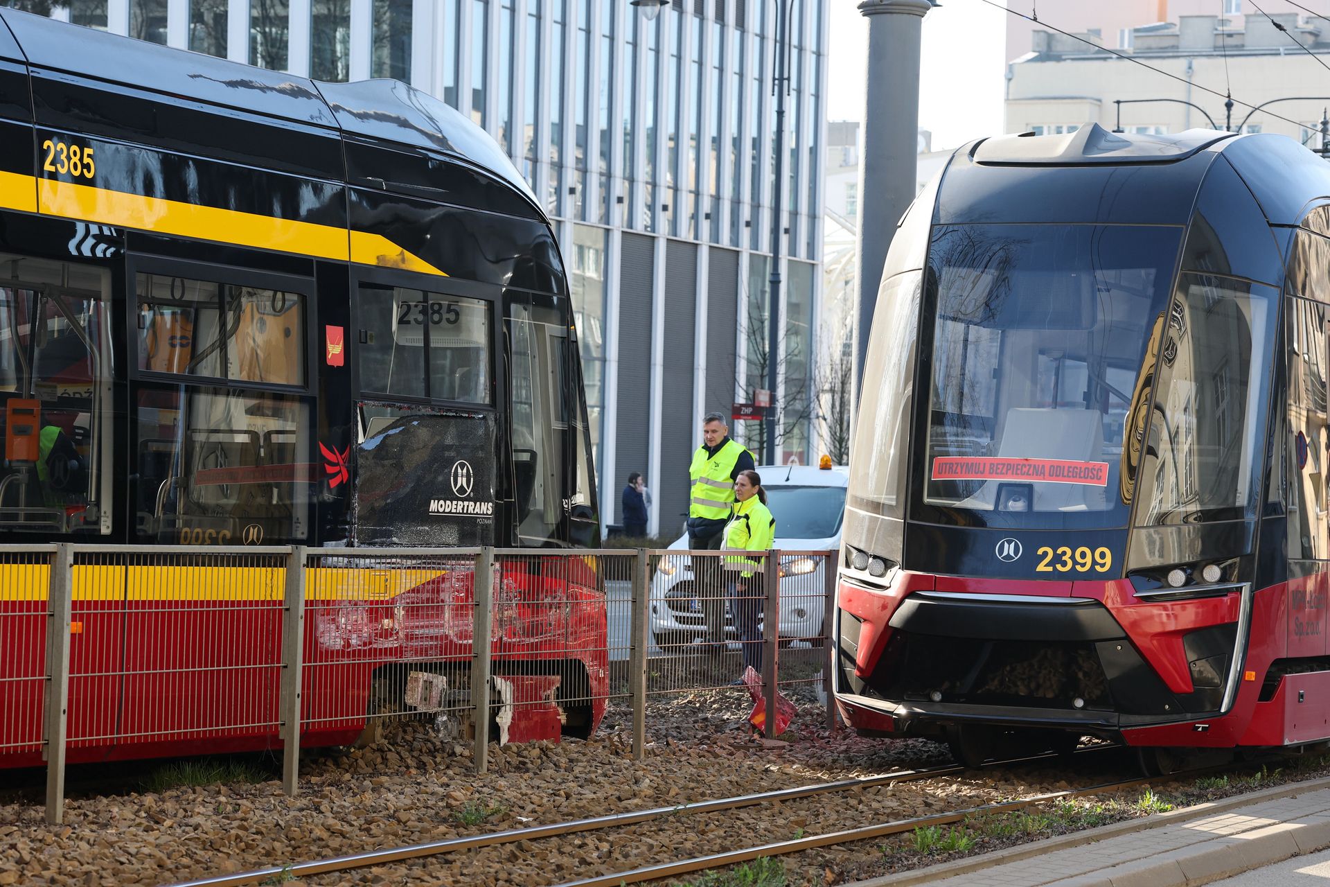 Zderzenie tramwajów w Łodzi. 71-latka w szpitalu
