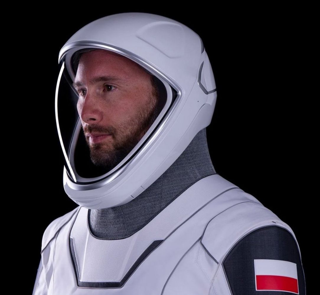 Kombinezon Sławosza jest bardzo lekki. Projektował go były pracownik Marvela