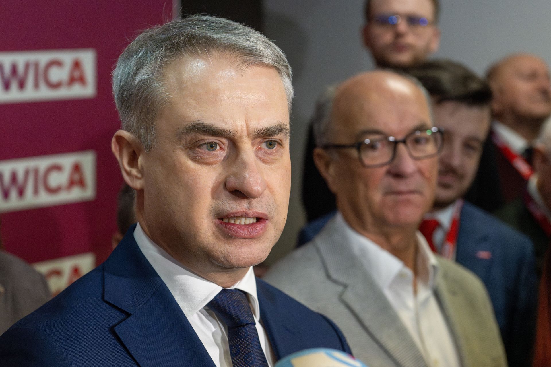 Wyrwali ludzi ze snu o świcie. Jest reakcja z rządu