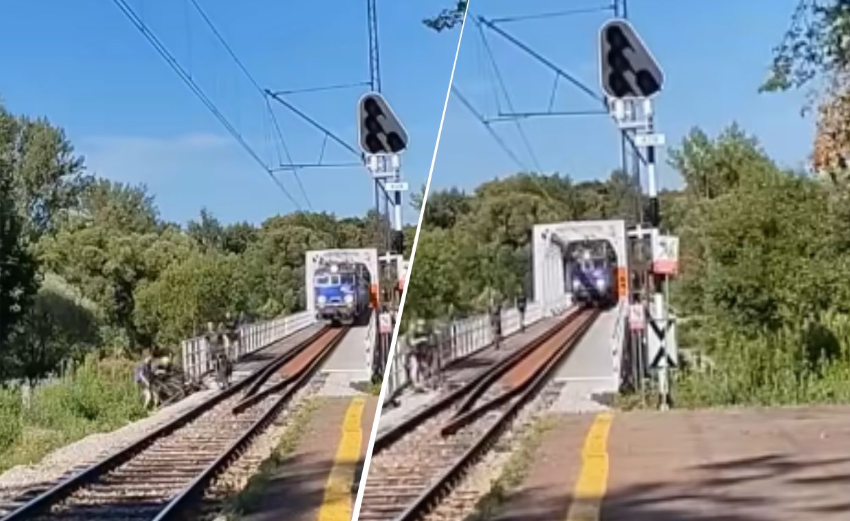 Szokujące nagranie. Dzieci na rowerach, za nimi pociąg
