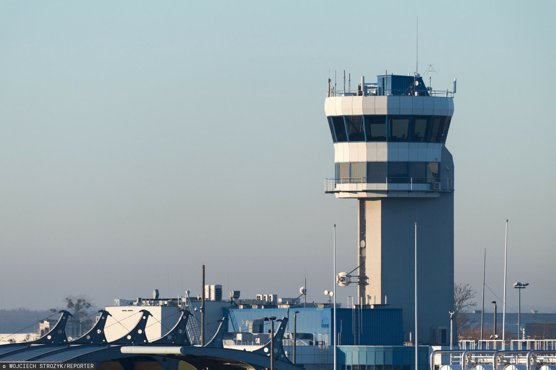 Agresywna pasażerka na pokładzie samolotu. Interwencja w Gdańsku