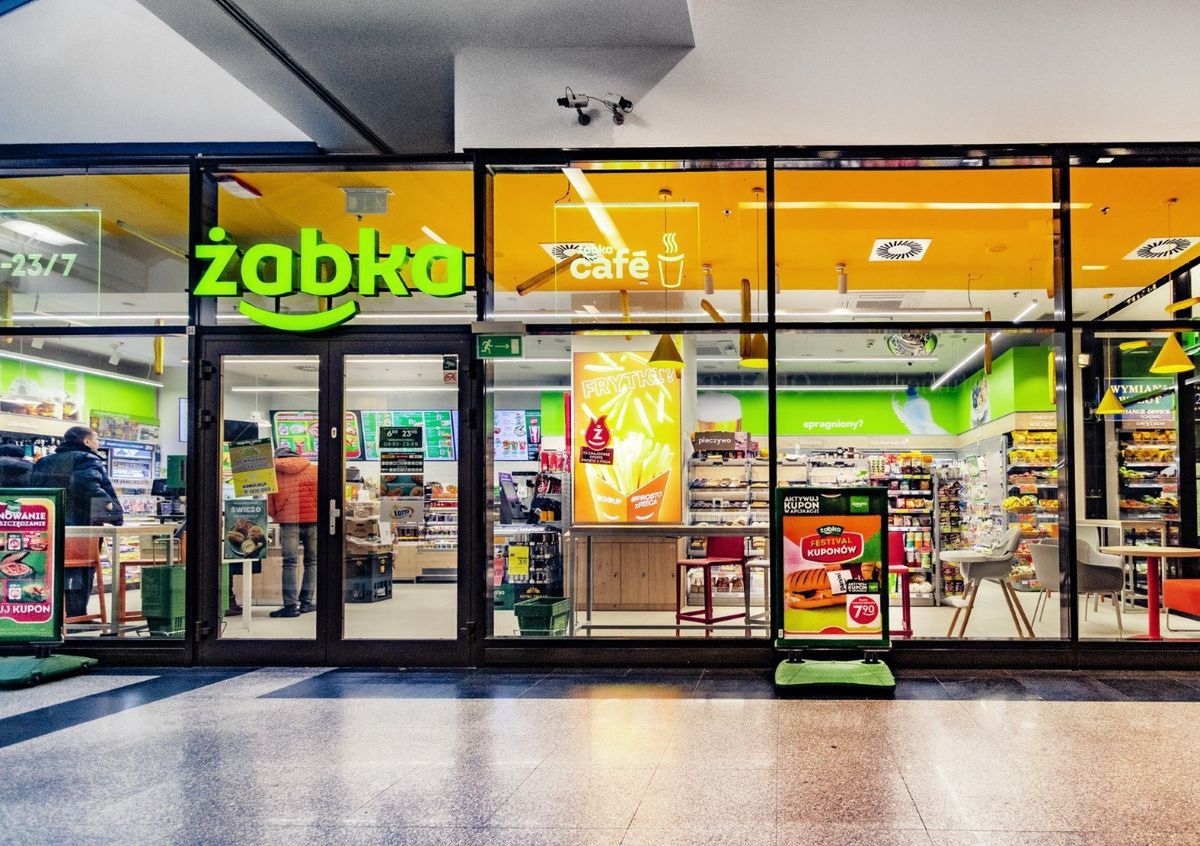 Zakupy w Żabce jak na zeszyt? Sieć testuje usługę "kup teraz, zapłać później"