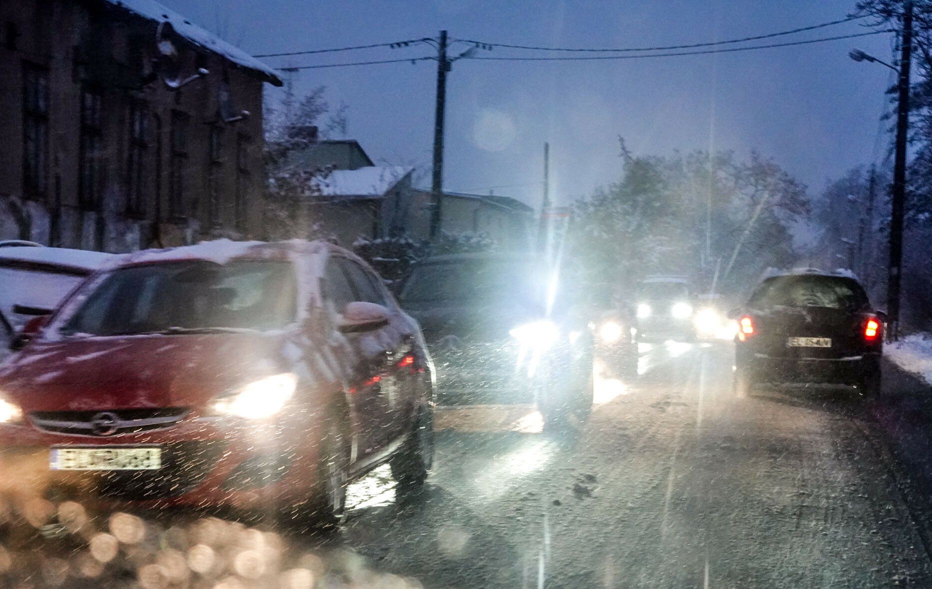 Dramat pogodowy w okolicy Tylic. "Ludzie dzwonią, iż stoją tam z dziećmi"