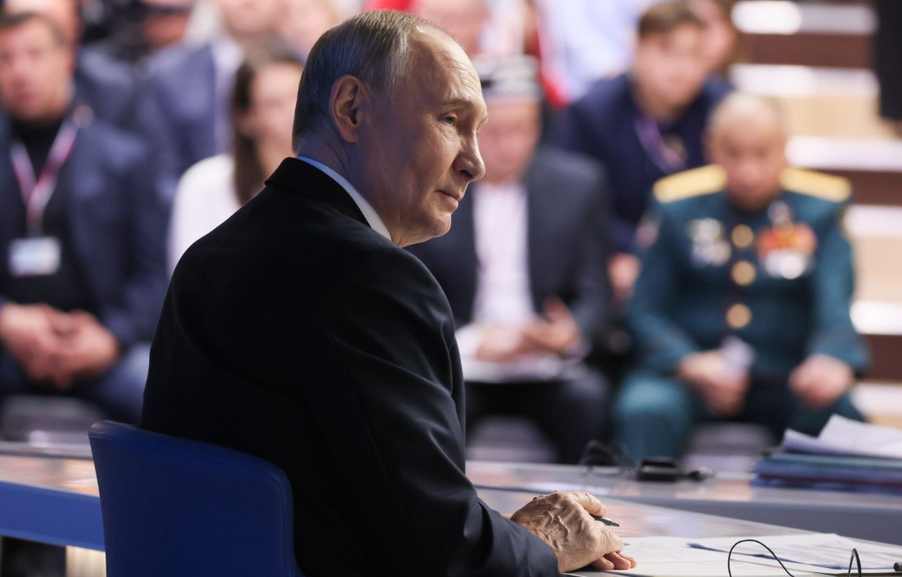 Nieobecny, nieusprawiedliwiony. Putin zaczyna się bać kontaktu z poddanymi