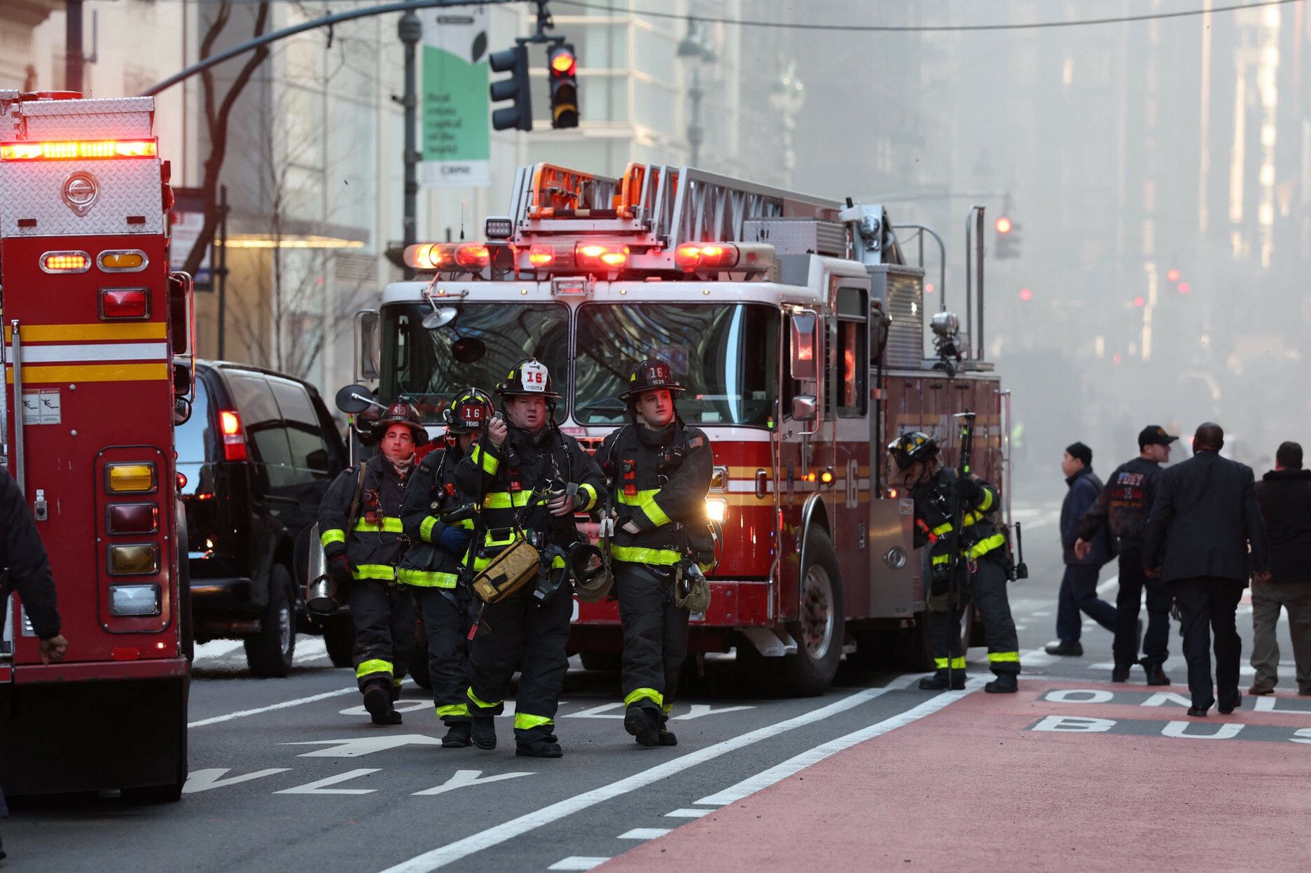 Kłęby dymu na Manhattanie. Płonie wieżowiec w Nowym Jorku