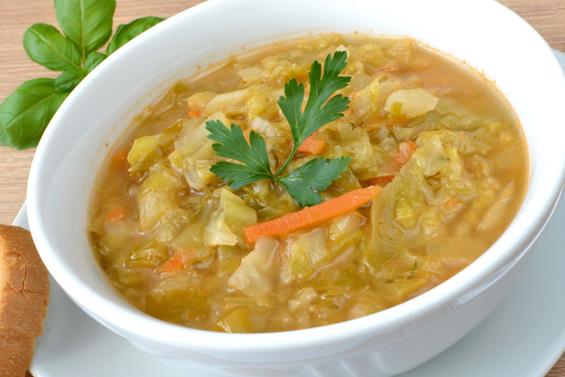 Ta zupa zbawiennie wpływa na jelita i pomaga schudnąć. Babcie często ją gotowały, a ja dodaję 1 ekstra składnik