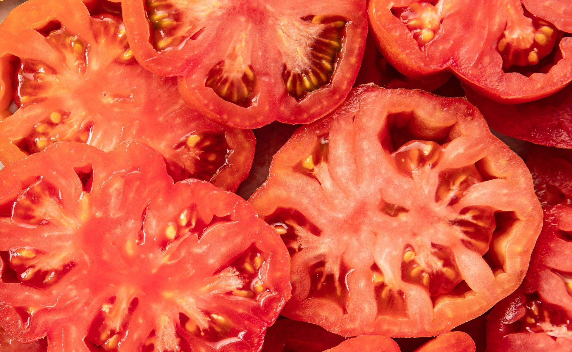 Czerwony, soczysty i... trujący? Prawda o pomidorach, której nie znasz