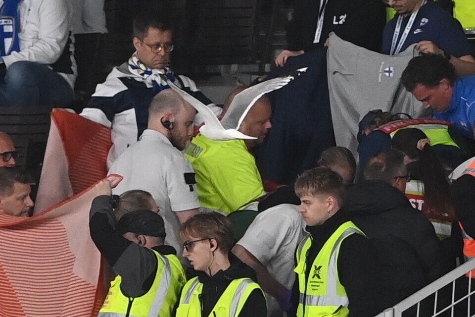 Tragiczny finał meczu w Helsinkach. Zmarł kibic, który był reanimowany na trybunach