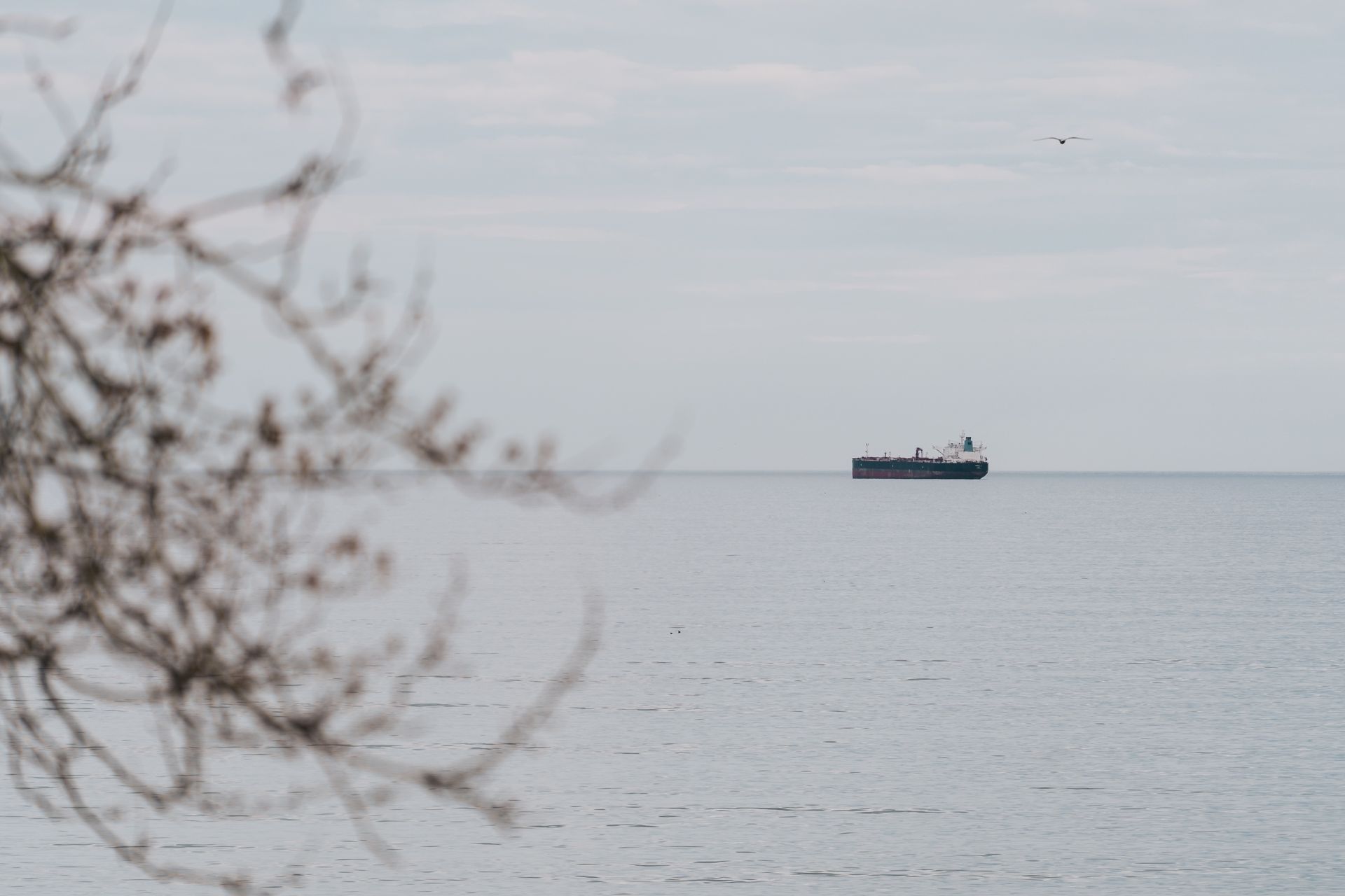 Eksplozje na Morzu Czarnym. Dwa tankowce z "floty cieni" Rosji w ogniu