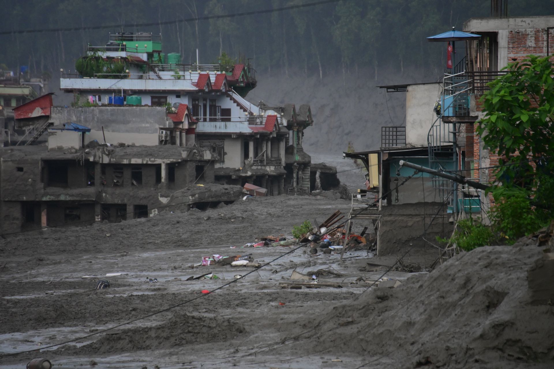 Najpierw osuwisko, potem trzęsienie. Niezwykłe ustalenia ws. Nepalu