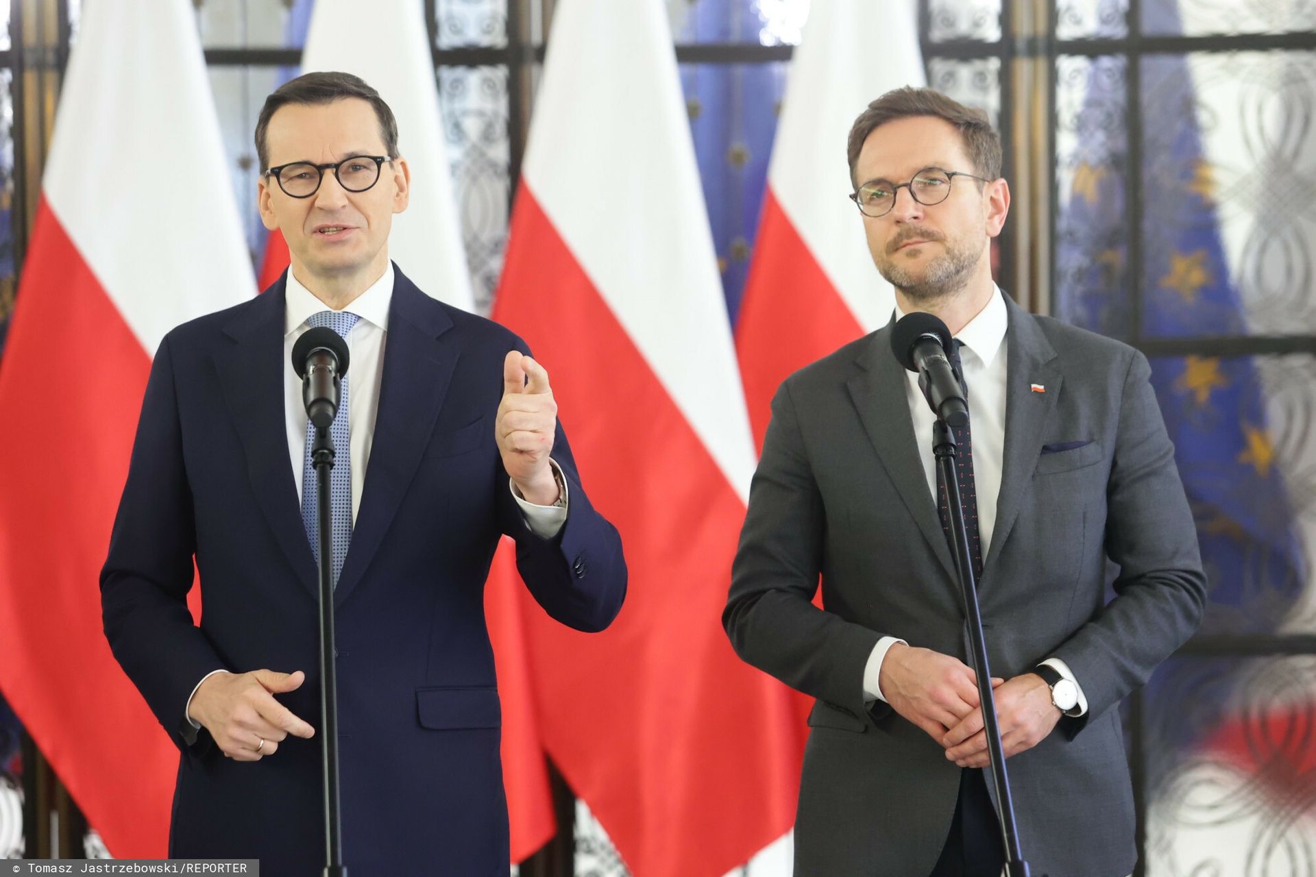 "Na wciśnięcie guzika". Morawiecki ma mieć "śpiochów" w PiS