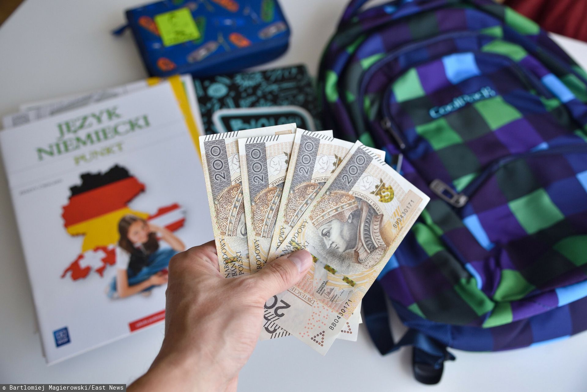 Dobry Start 2025. Ruszył nabór wniosków. Kto otrzyma 300 zł?